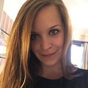 Meet your Posher, Lauren